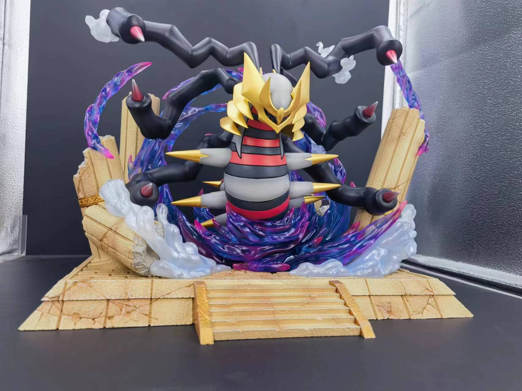 Giratina action store figure