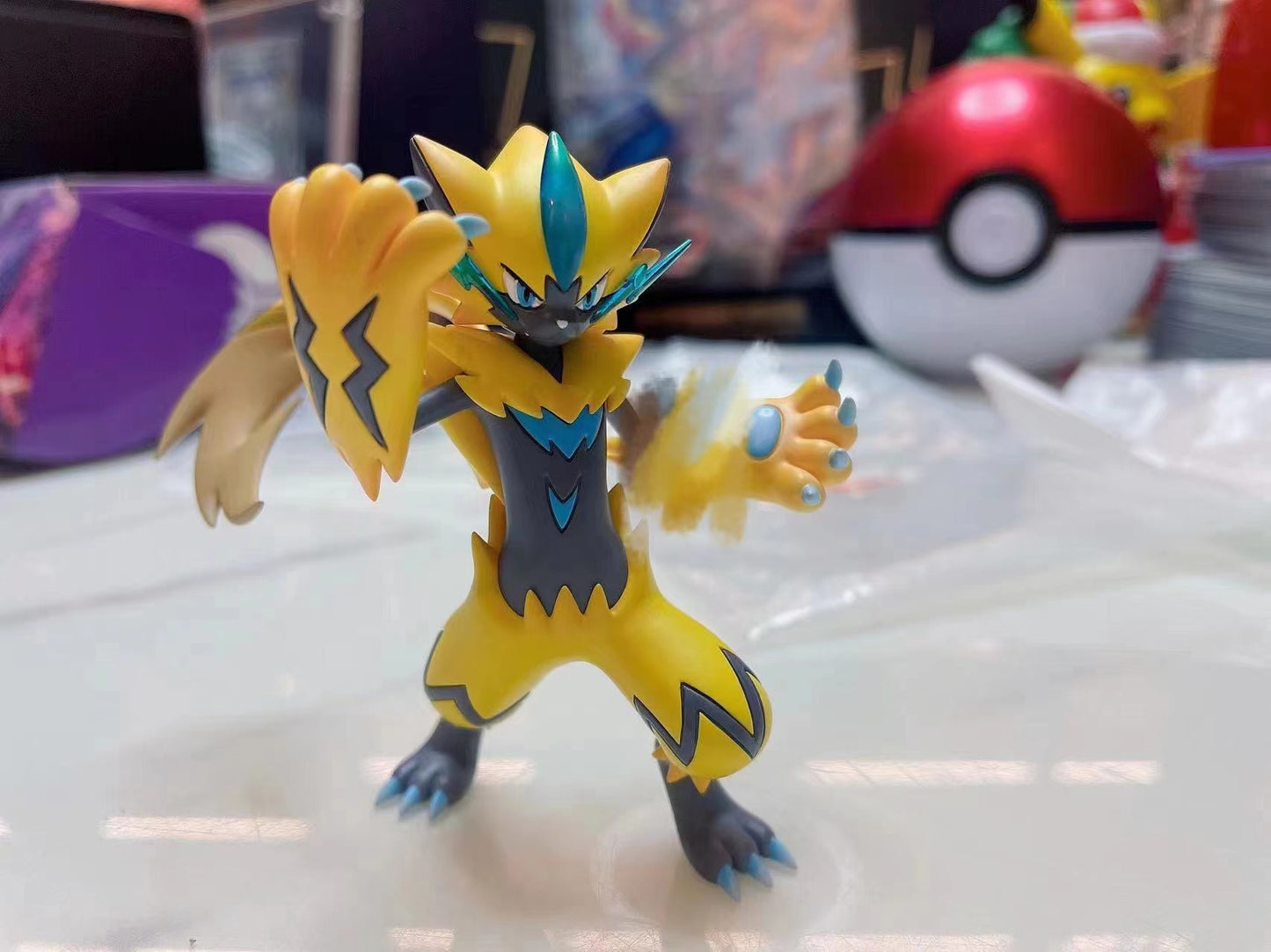 〖 Sold Out〗Pokemon Scale World Zeraora #807 1:20 - FOG Studio