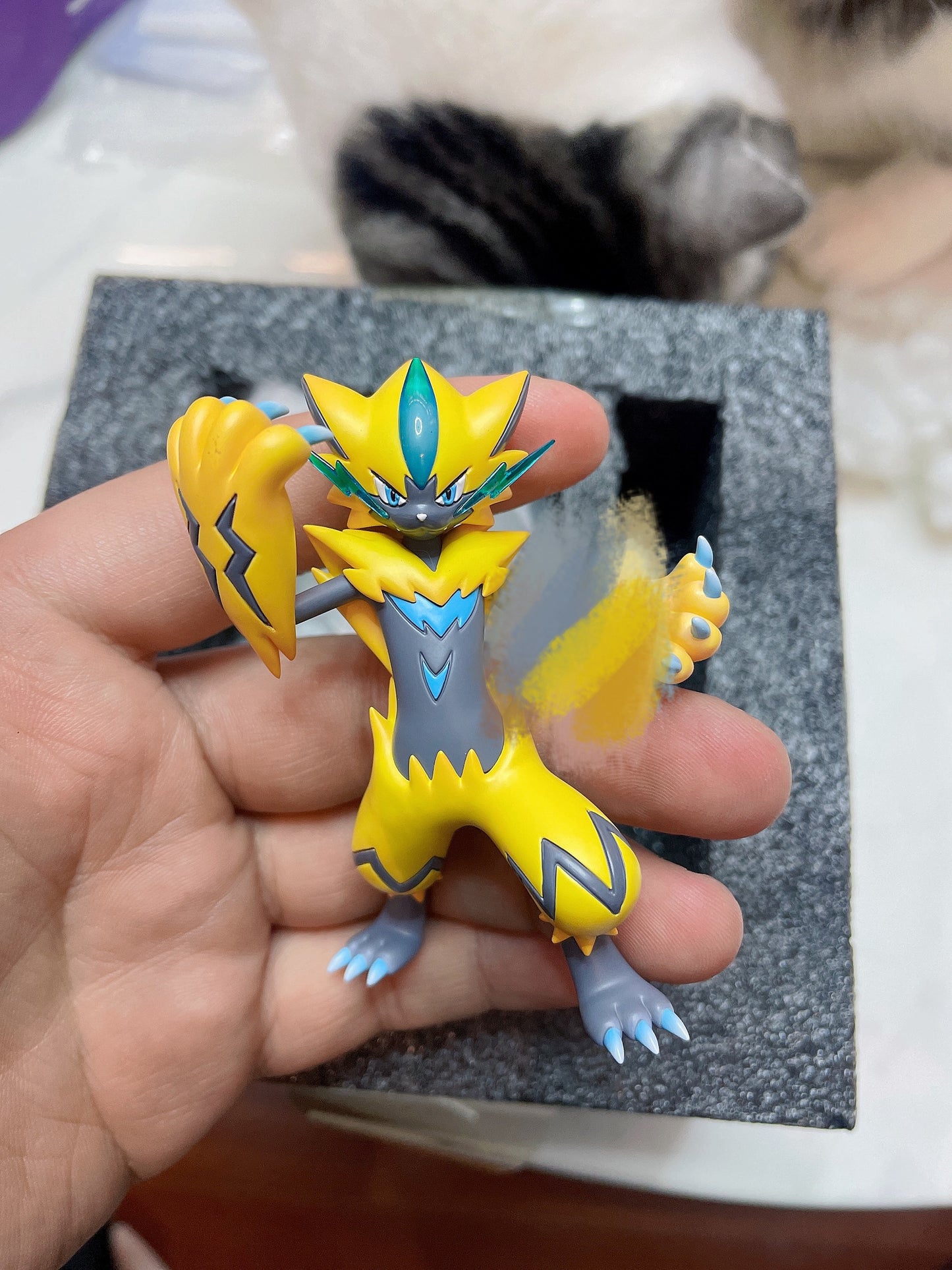 〖 Sold Out〗Pokemon Scale World Zeraora #807 1:20 - FOG Studio