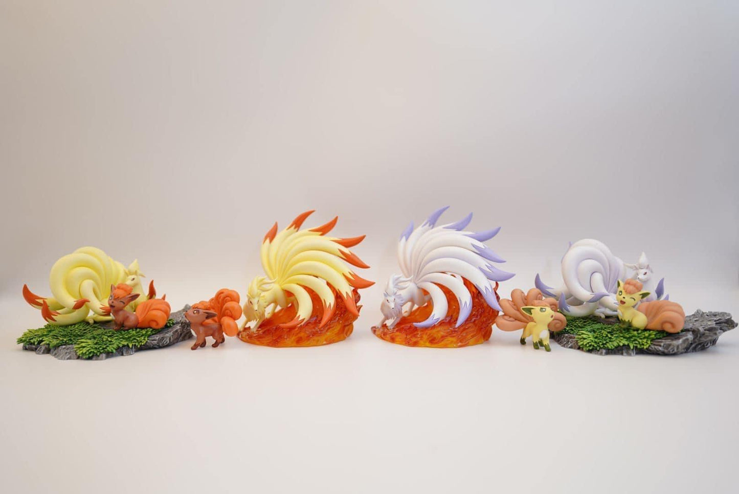 〖In Stock〗Pokemon Scale World Vulpix Ninetales #037 #038 1:20 B - Pallet Town Studio