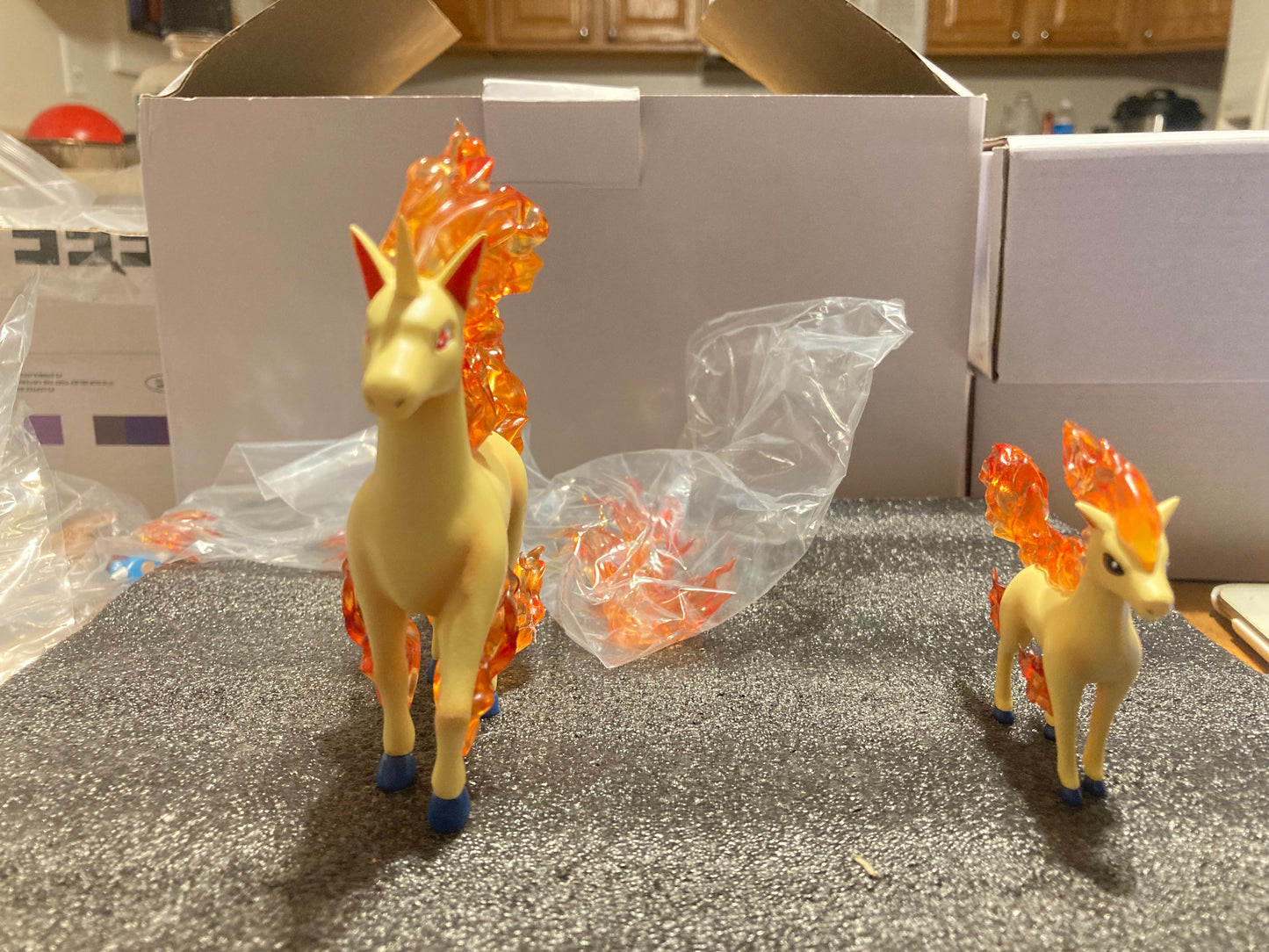 〖Sold Out〗Pokemon Scale World Ponyta Rapidash #077 #078 1:20 - King Studio