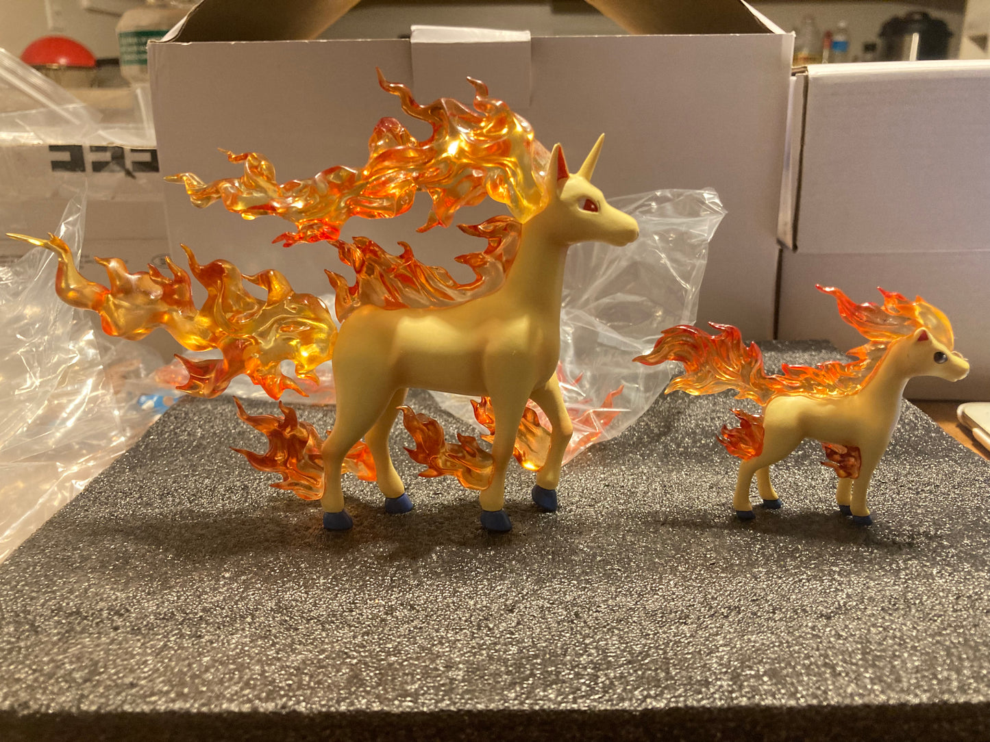 〖Sold Out〗Pokemon Scale World Ponyta Rapidash #077 #078 1:20 - King Studio